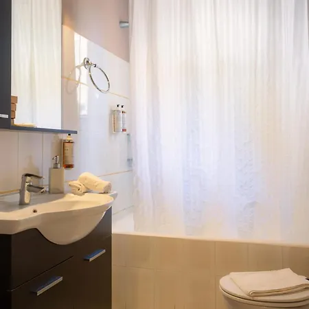 דירה Dimora - A Spacious Luxury Penthouse In Town's Heart Corfu (city)