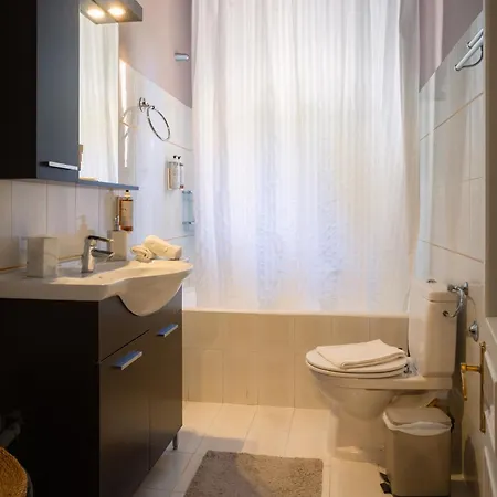 Dimora - A Spacious Luxury Penthouse In Town's Heart *